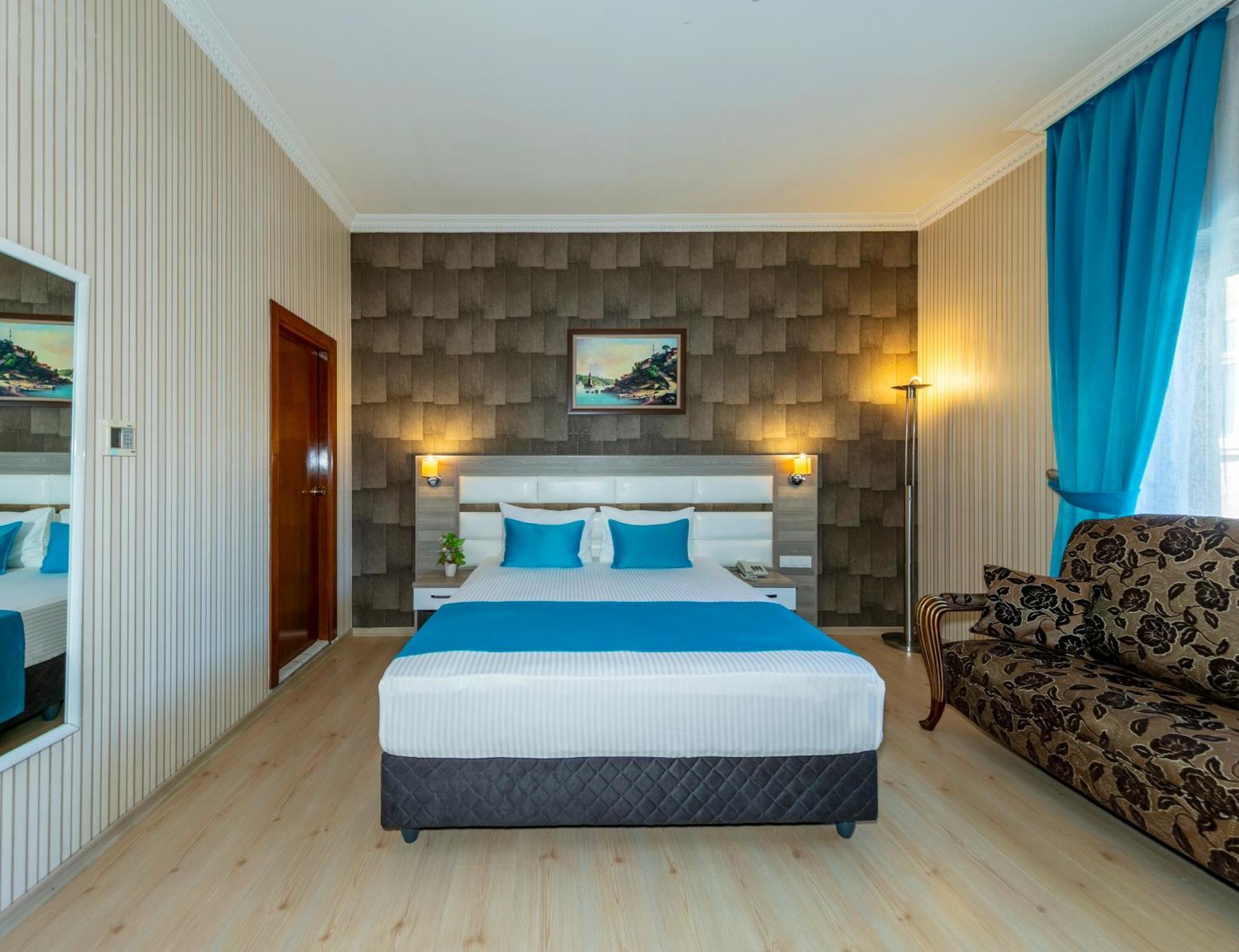 Nil Center Hotel