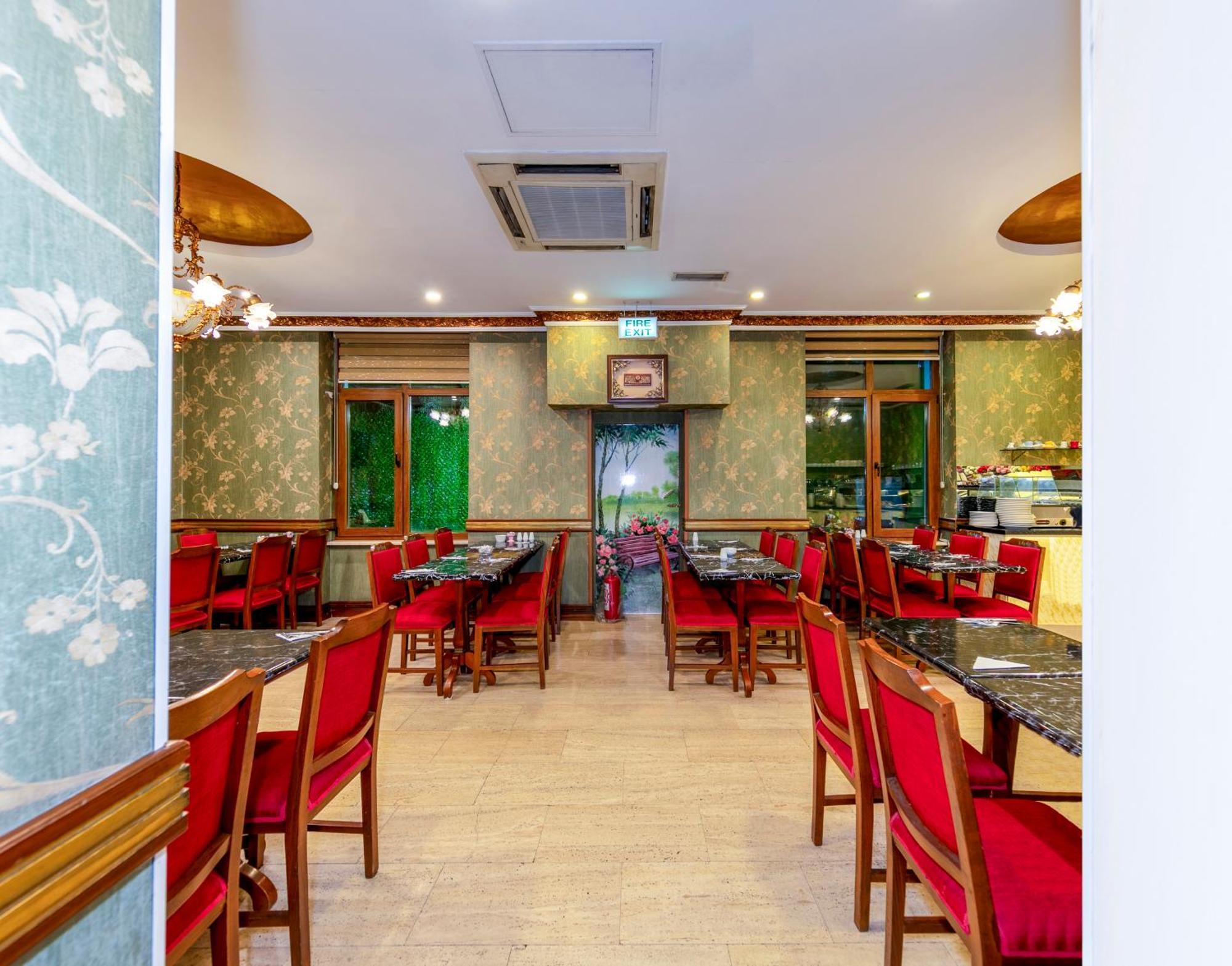 Nil Center Hotel *